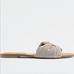 Knotted Fabric Flat Sandals